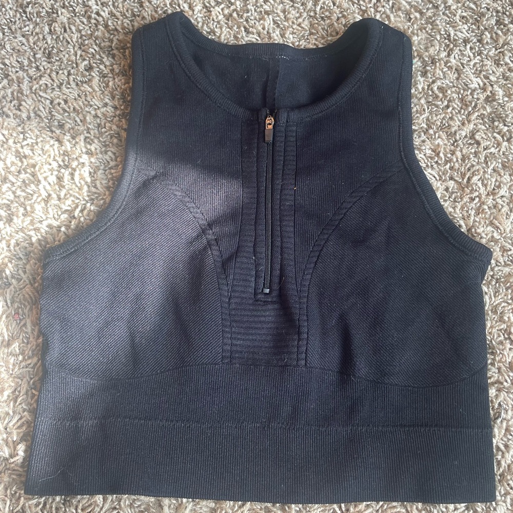 Black workout top